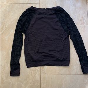 Long sleeve lululemon workout top